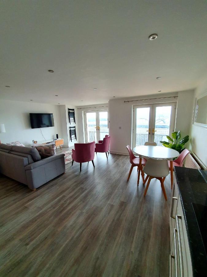 In The Heart Of Portrush - Beautiful Views 아파트 외부 사진